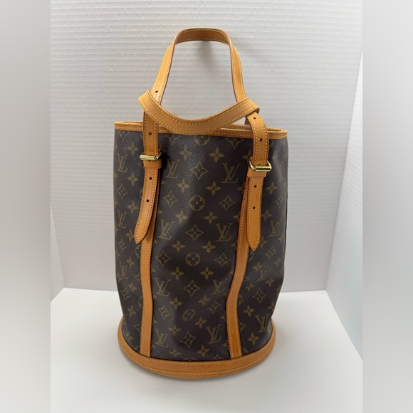 100% Authentic Louis Vuitton Monogram GM Bucket bag. - Picture 1 of 17